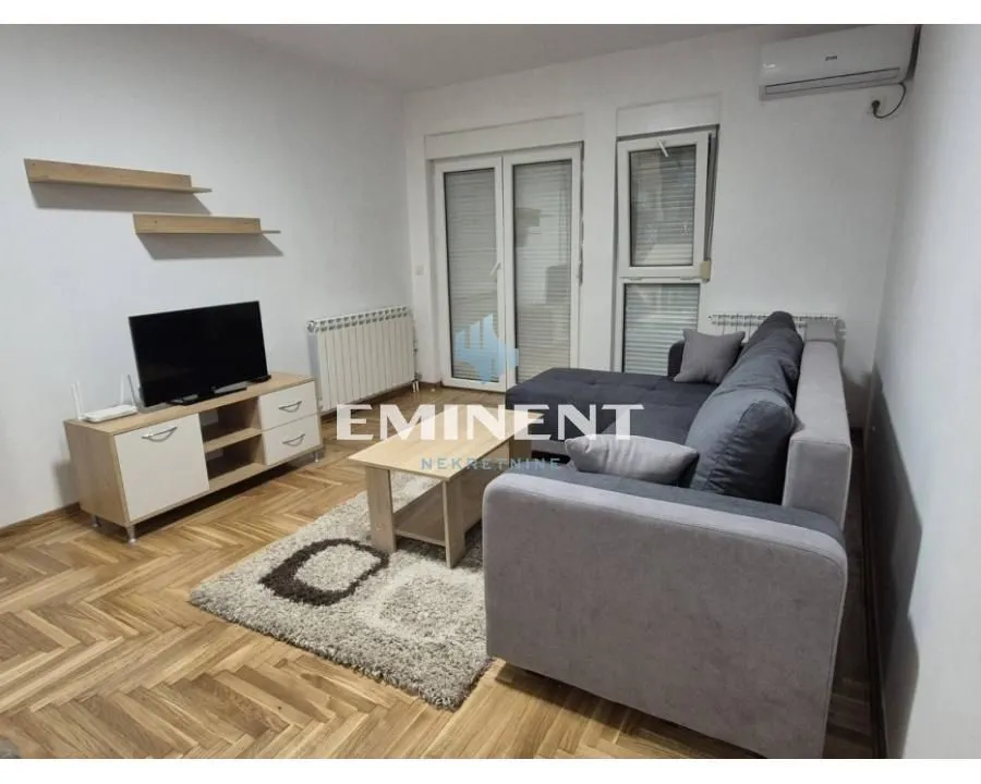 Izdavanje, jednosoban stan, 31m², Đeram Pijaca, Beograd