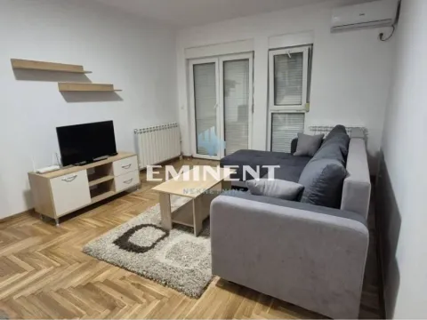 Izdavanje, jednosoban stan, 31m², Đeram Pijaca, Beograd - image 1