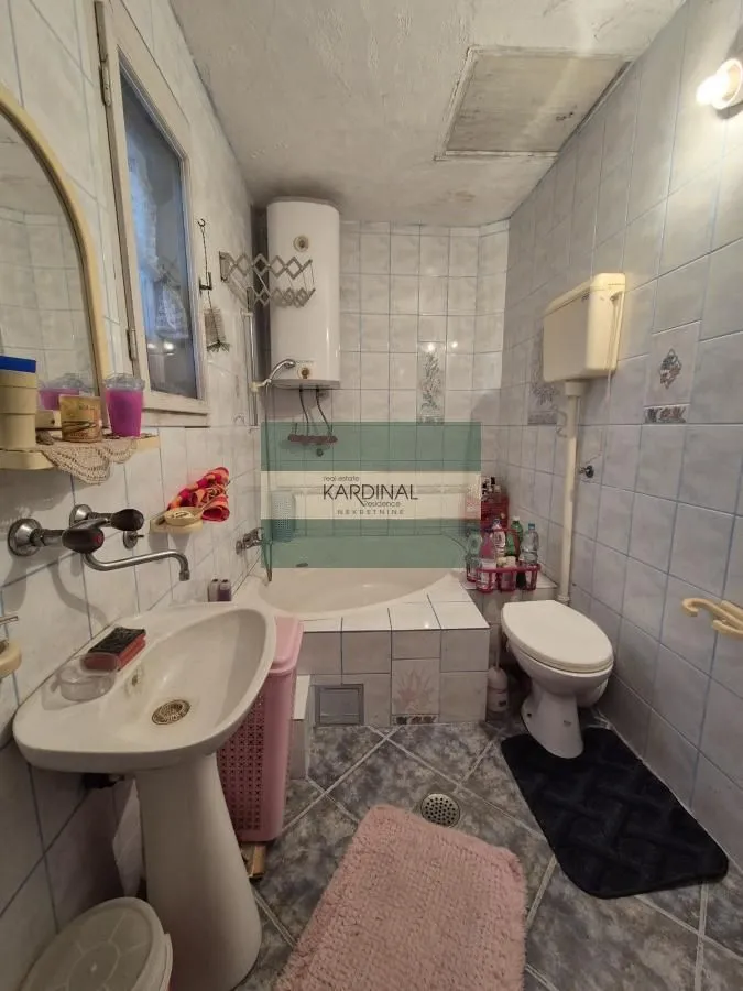 Prodaja, kuća, 280m², Majur, Jagodina