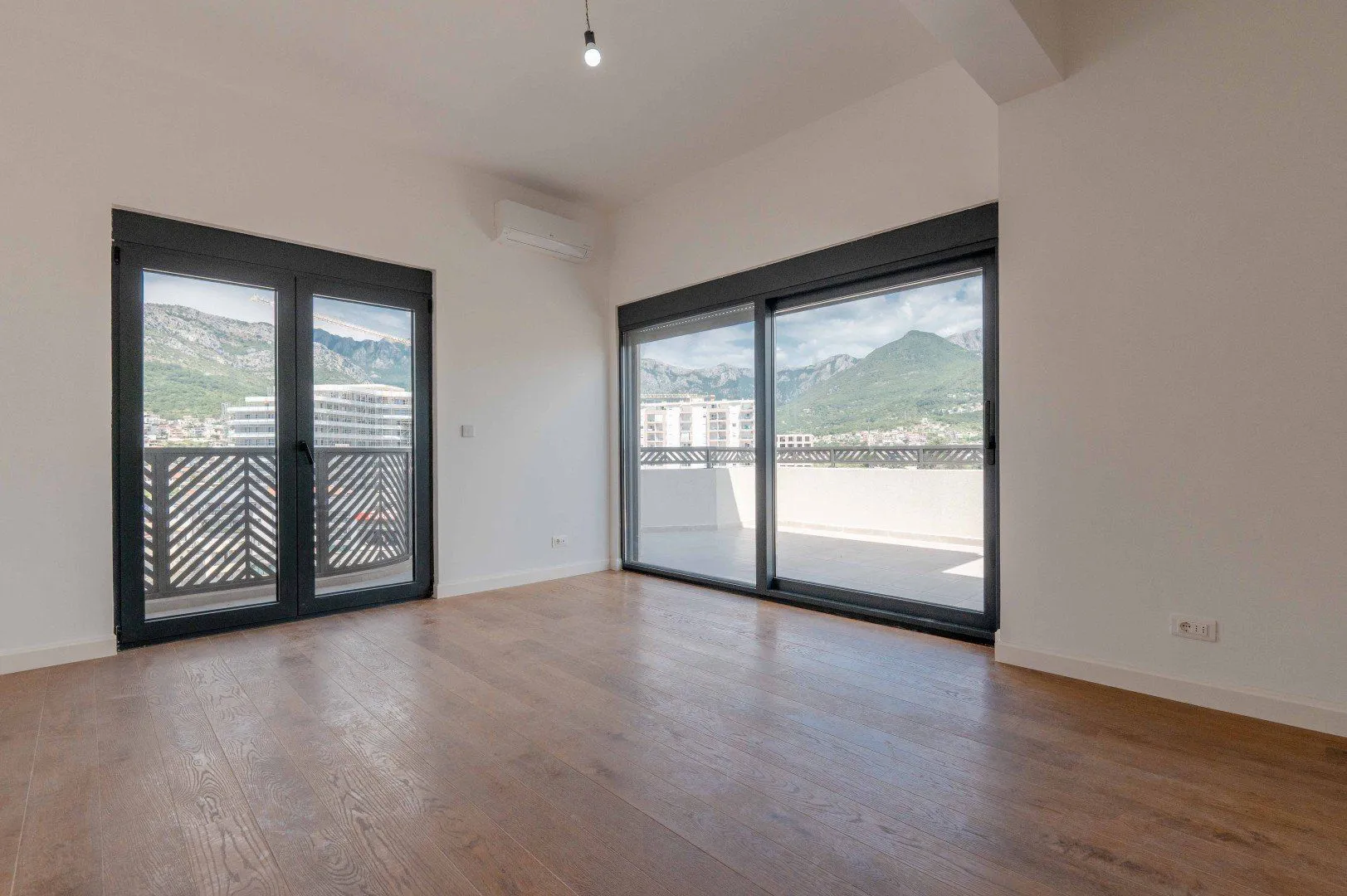 Sale, three bedroom apartment, 120m², Centar, Bar