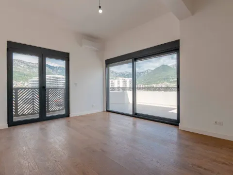 Prodaja, trosoban stan, 120m², Centar, Bar - image 10