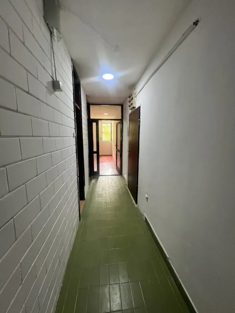 Izdavanje, četvorosoban stan, 110m², Blok 5, Podgorica