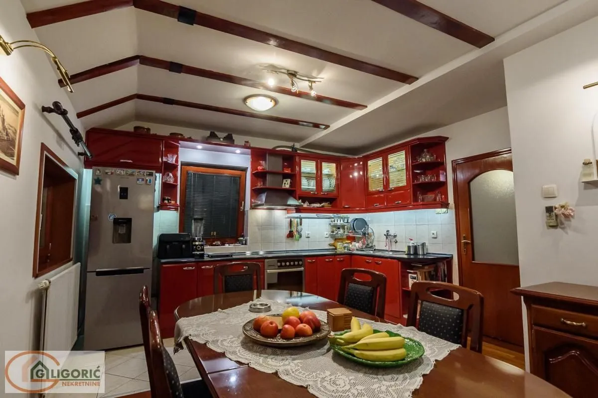 Prodaja, četvorosoban stan, 131m², Gundulićev Venac, Beograd