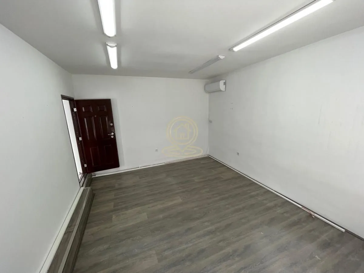 Izdavanje, poslovni prostor, 148m², Stari Grad, Beograd