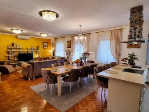 Sale, house, 500m², Jajinci, Voždovac Sve Podlokacije - image 18