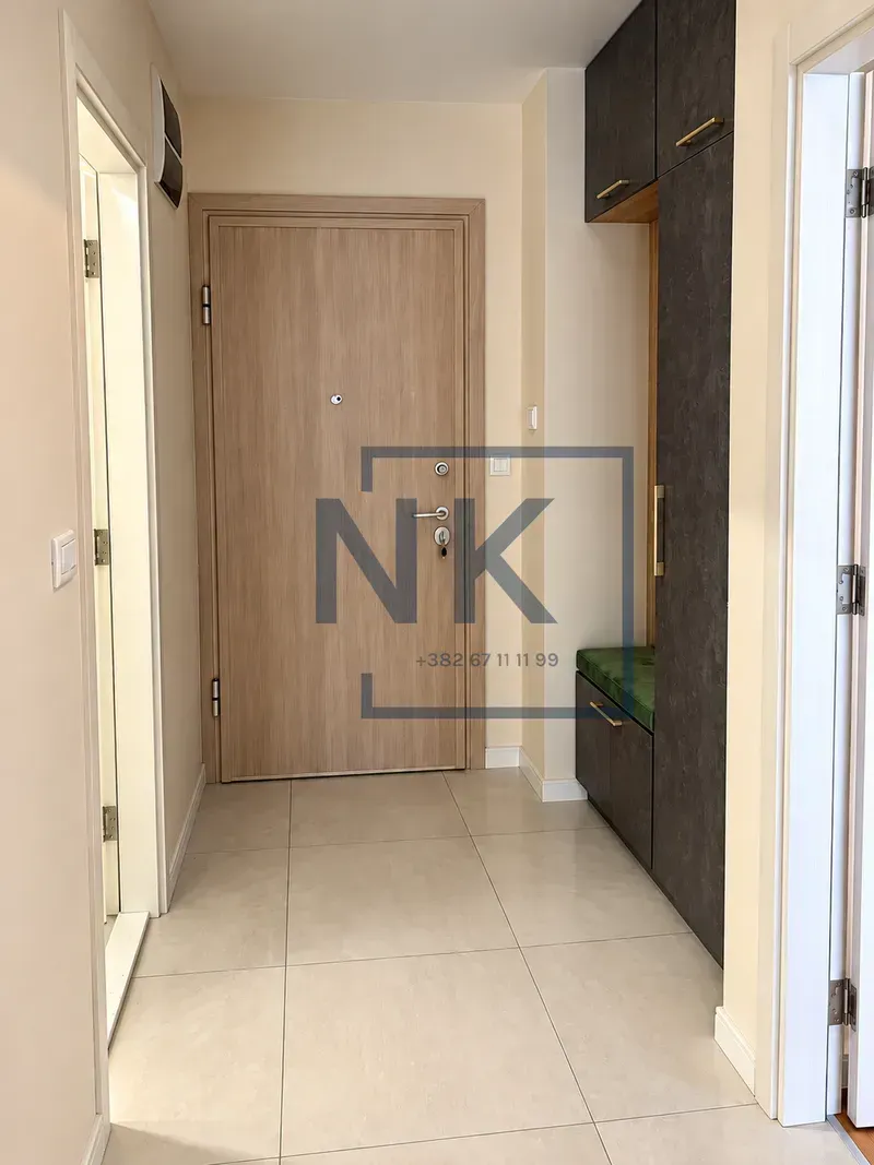 Izdavanje, jednosoban stan, 49m², Central Point, Podgorica