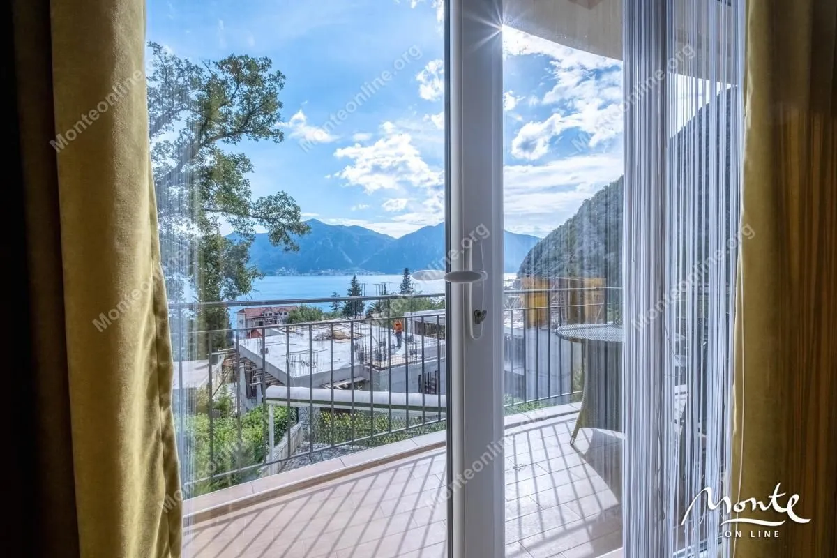 Prodaja, dvosoban stan, 105m², Orahovac, Kotor