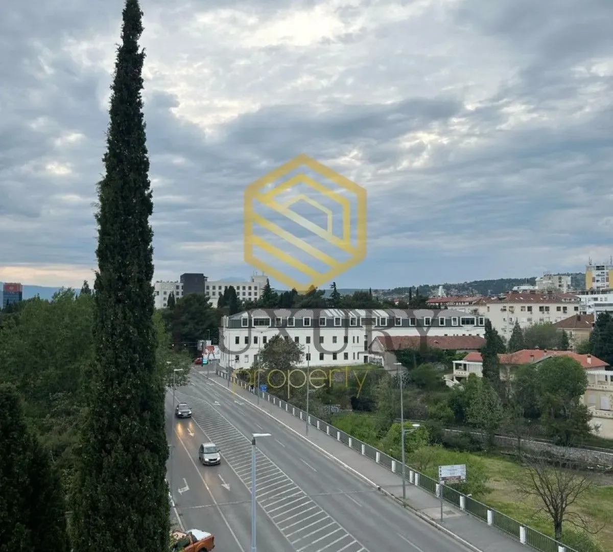 Izdavanje, jednosoban stan, 36m², Drač, Podgorica