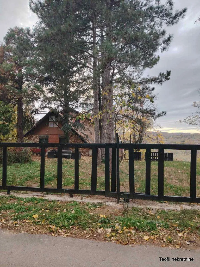 Prodaja, kuća, 239m², Fruška Gora, Novi Sad