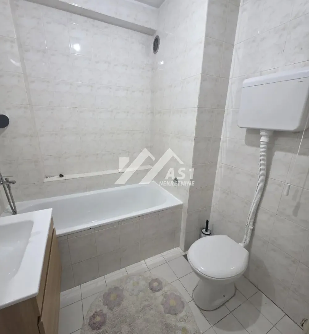 Izdavanje, dvosoban stan, 55m², Bulevar Oslobodjenja, Novi Sad Sve Podlokacije