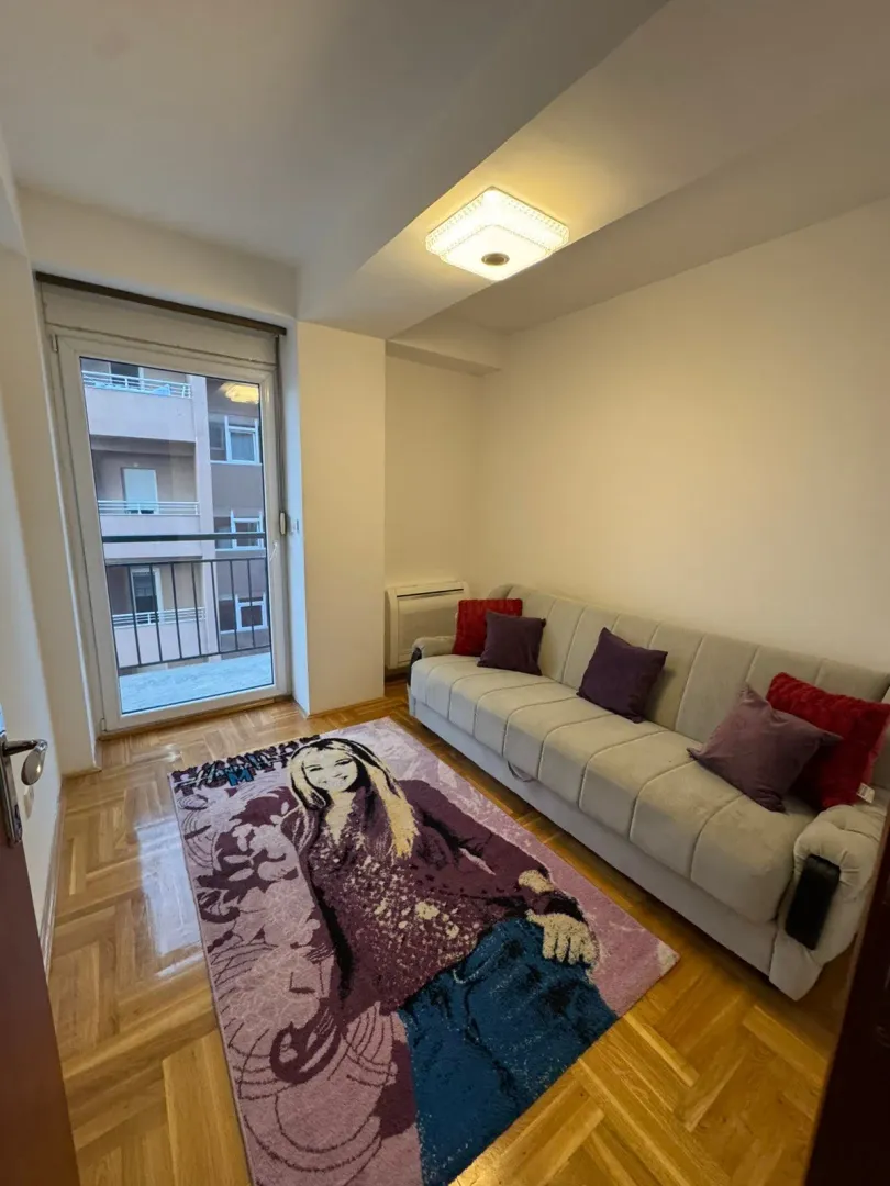 Rent, three bedroom apartment, 92m², 1 maj, Podgorica