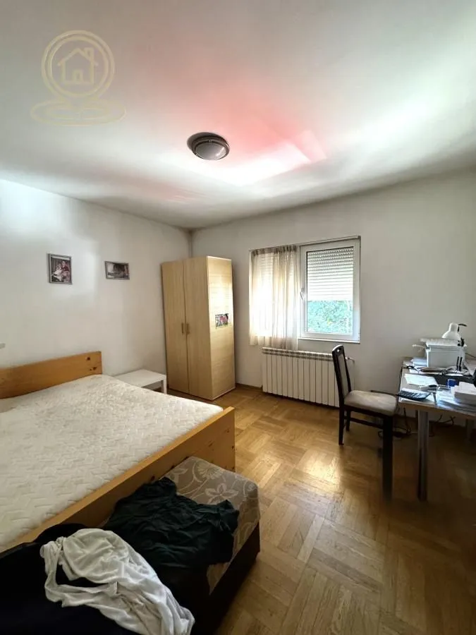 Izdavanje, četvorosoban stan, 110m², Voždovac Sve Podlokacije, Beograd