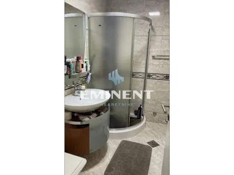 Izdavanje, kuća, 150m², Savski Venac, Beograd - image 13