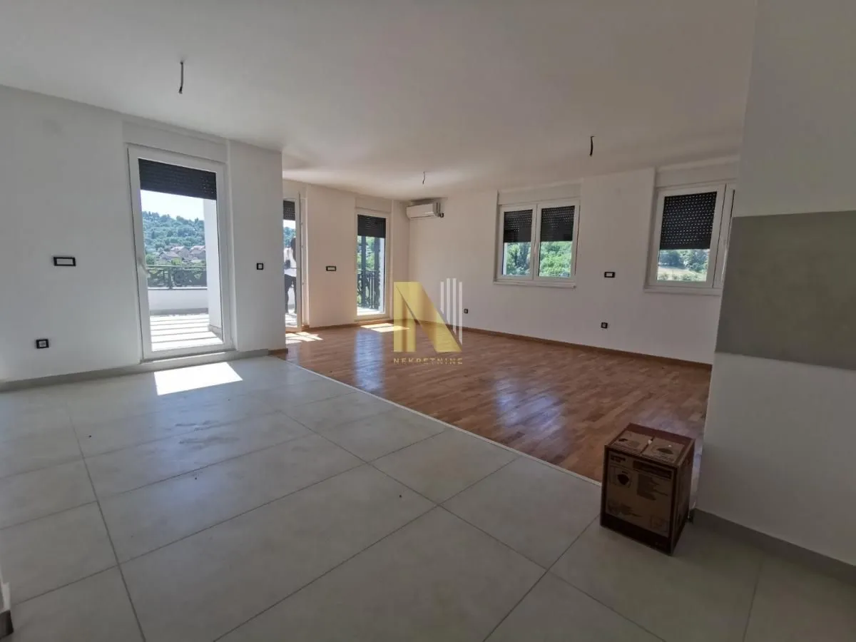 Prodaja, četvorosoban stan, 124m², Sremska Kamenica, Petrovaradin