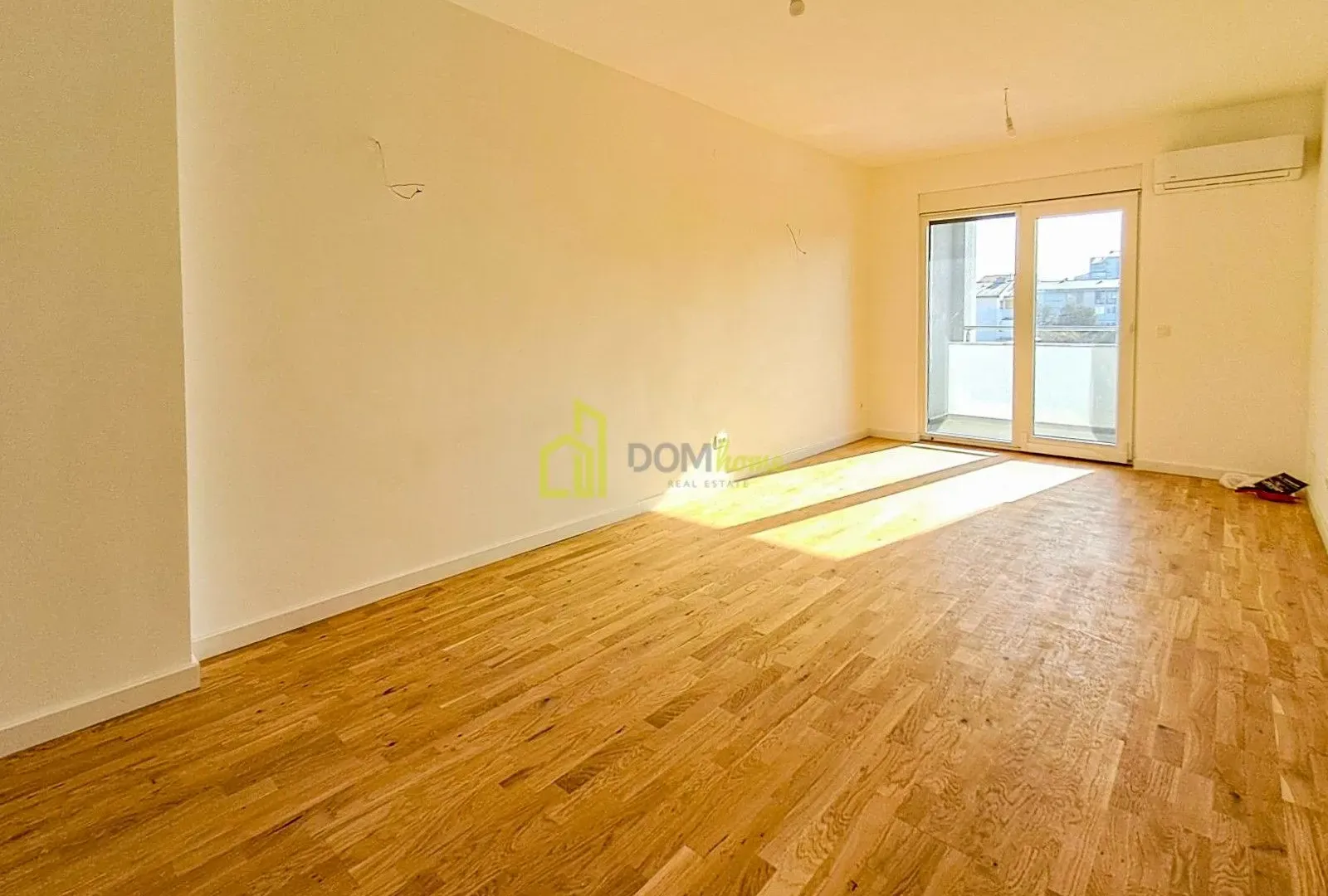 Izdavanje, dvosoban stan, 76m², Bar, Crna Gora