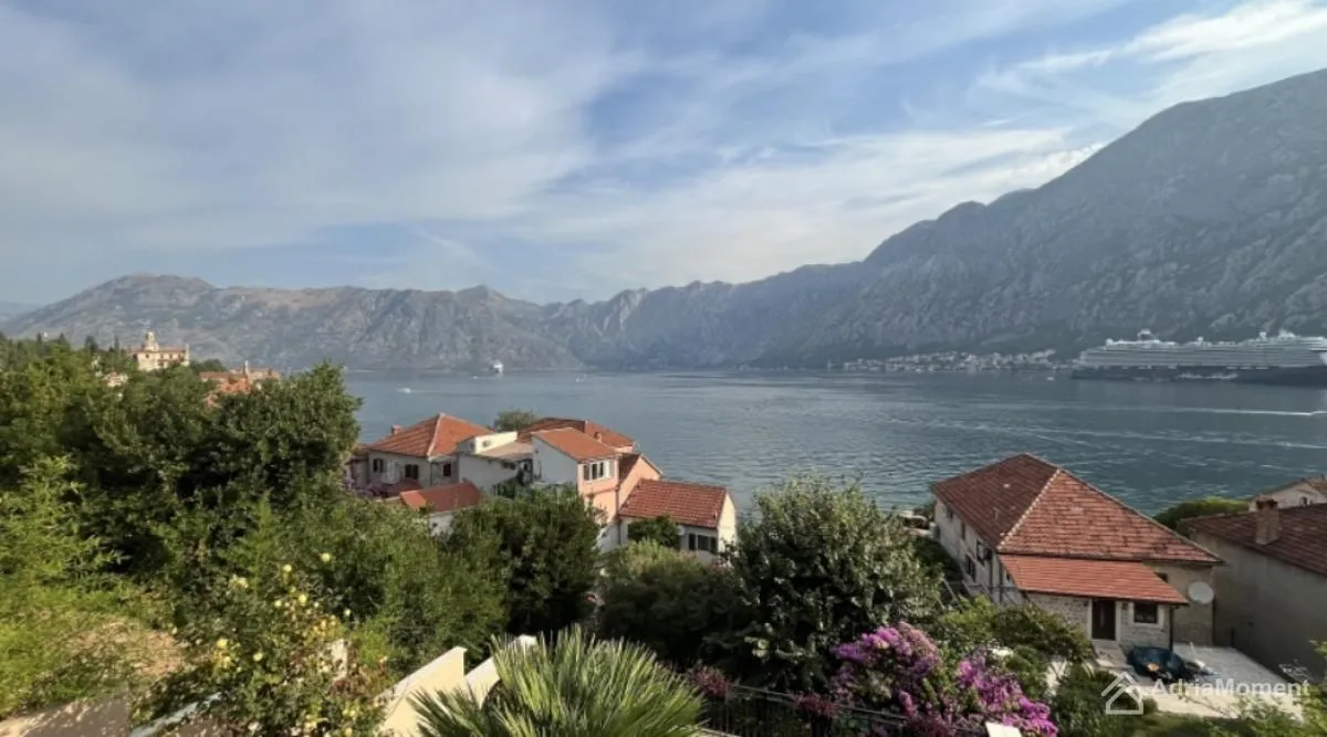 Prodaja, kuća, 140m², Prčanj, Kotor