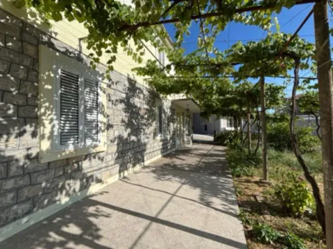 Izdavanje, trosoban stan, 65m², Tripovići, Tivat - image 9