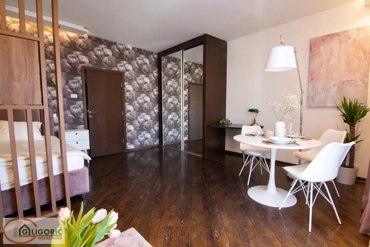 Sale, four bedroom apartment, 109m², Stari Grad, Beograd