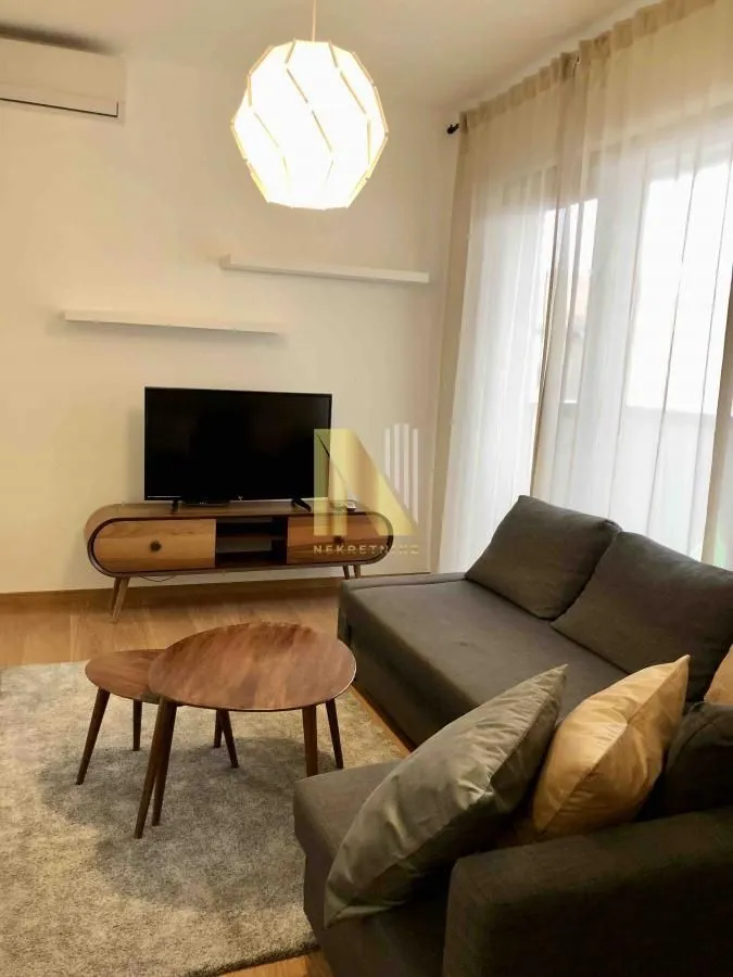 Prodaja, dvosoban stan, 49m², Centar, Novi Sad