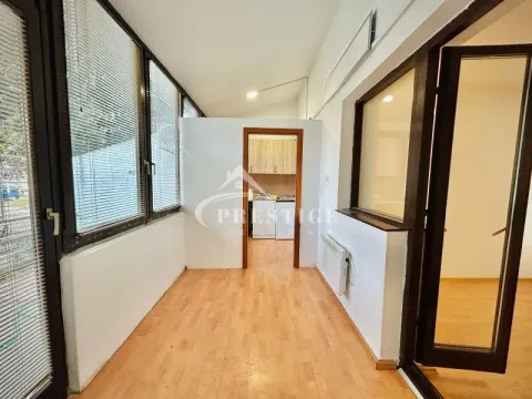 Izdavanje, dvosoban stan, 78m², Momišići, Podgorica - image 7