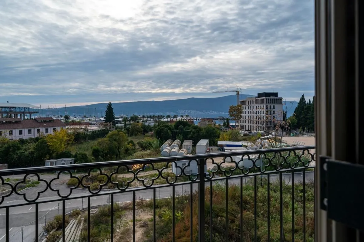Rent, two bedroom apartment, 102m², Tivat, Crna Gora