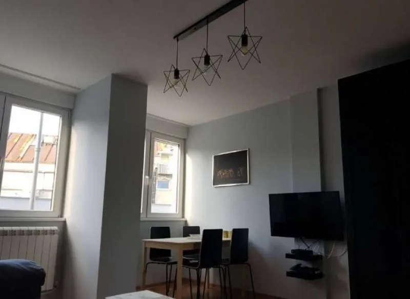 Izdavanje, dvosoban stan, 50m², Stari Grad, Beograd