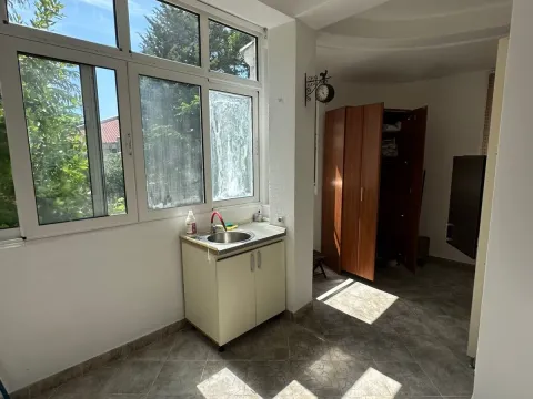 Izdavanje, garsonjera, 31m², Centar, Bar - image 4
