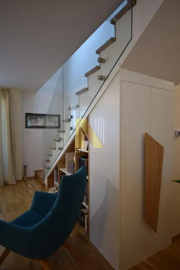 Prodaja, četvorosoban stan, 111m², Nova Detelinara, Novi Sad Sve Podlokacije