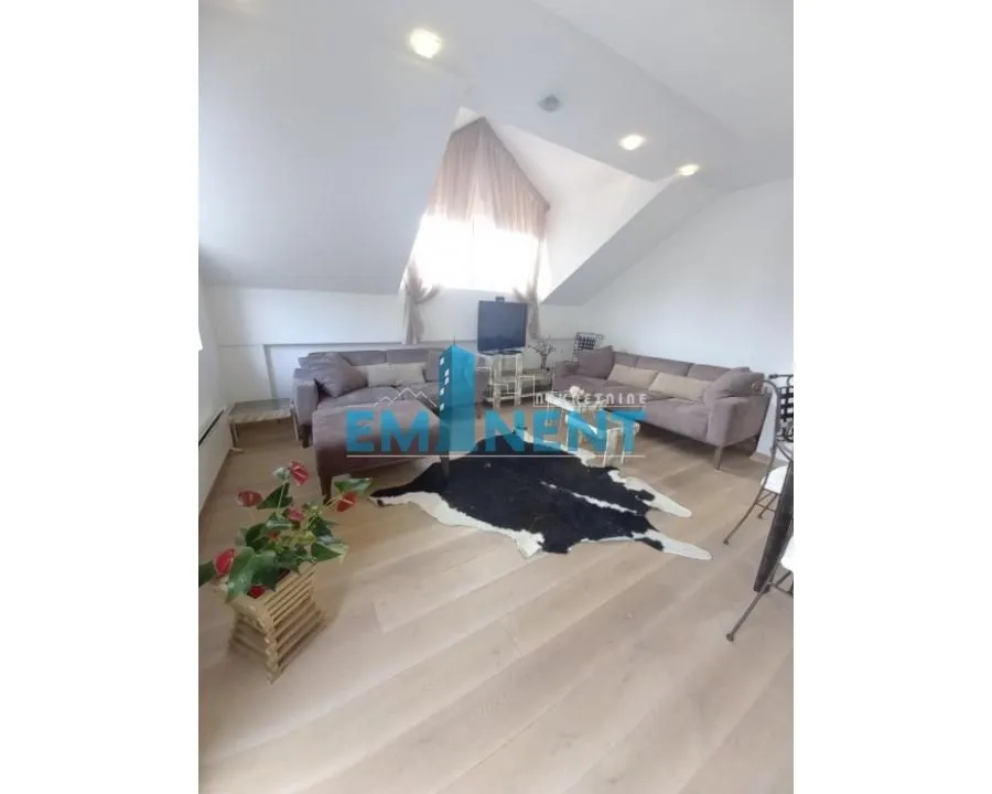Rent, four bedroom apartment, 120m², Senjak, Beograd