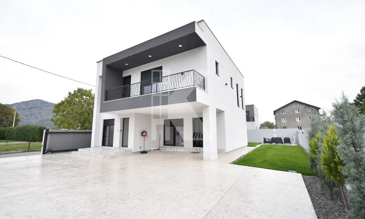 Izdavanje, kuća, 190m², Tološi, Podgorica