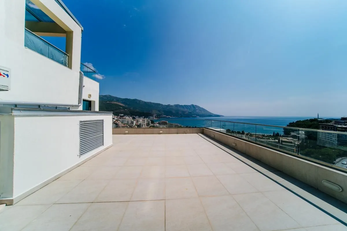 Prodaja, trosoban stan, 234m², Bečići, Budva