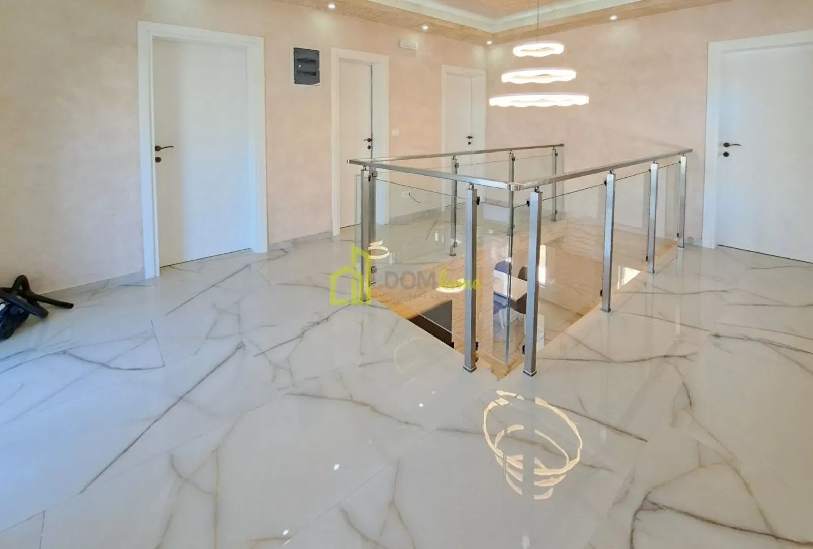 Rent, house, 170m², Bar, Crna Gora
