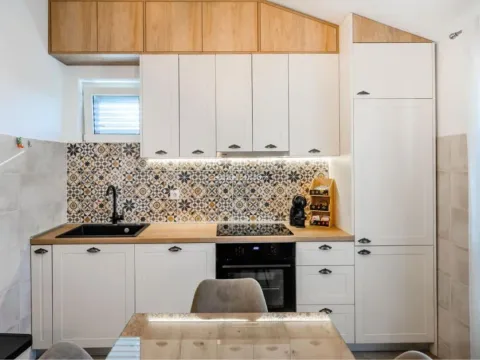 Rent, three bedroom apartment, 120m², Mrčevac, Tivat - image 6