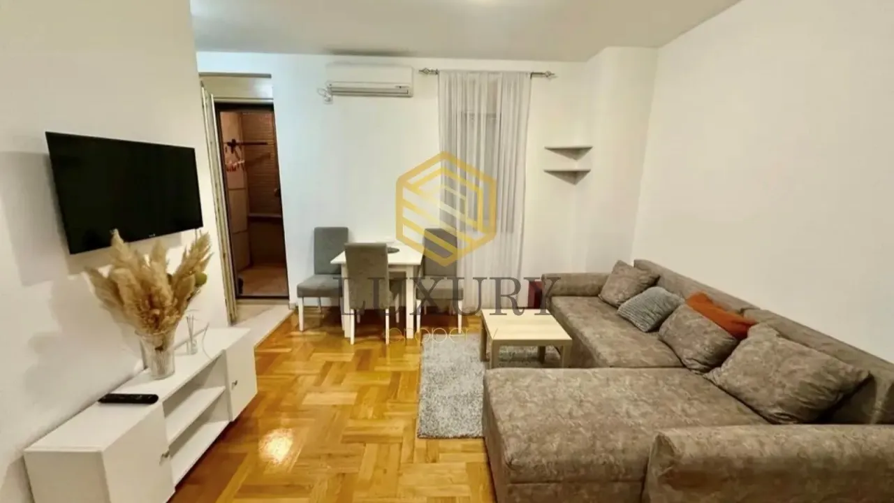 Izdavanje, jednosoban stan, 36m², Stari Aerodrom, Podgorica