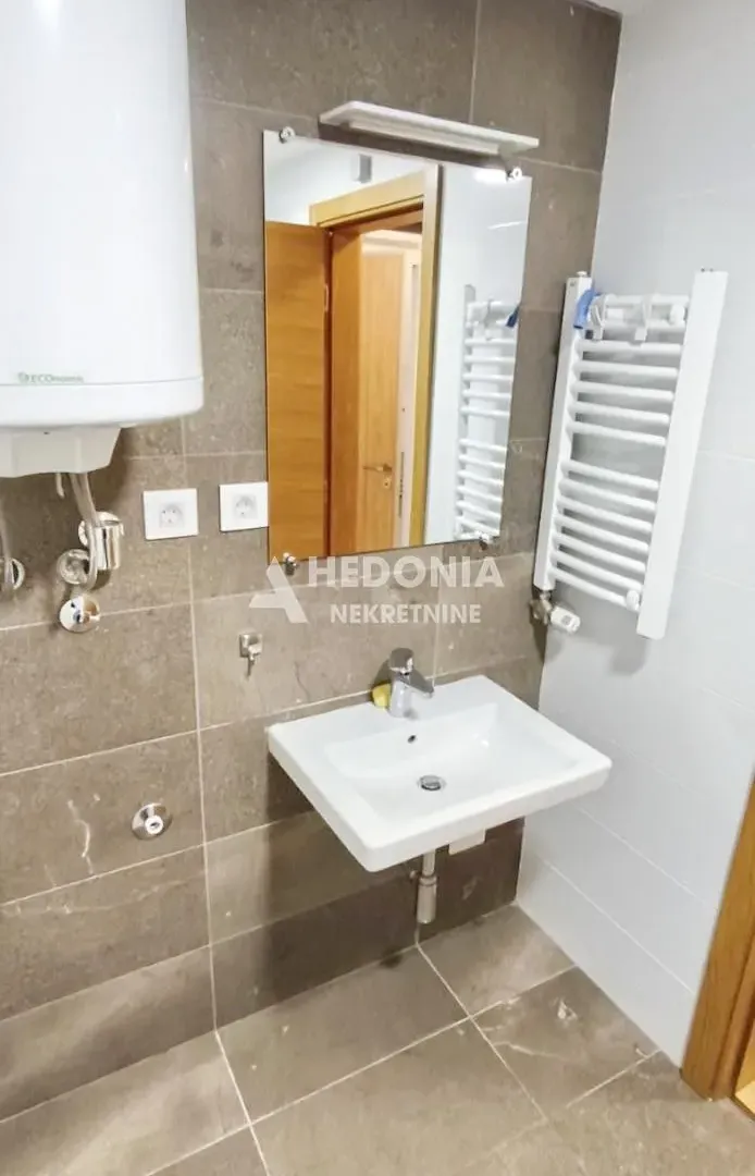 Prodaja, jednosoban stan, 37m², Zemun Sve Podlokacije, Beograd