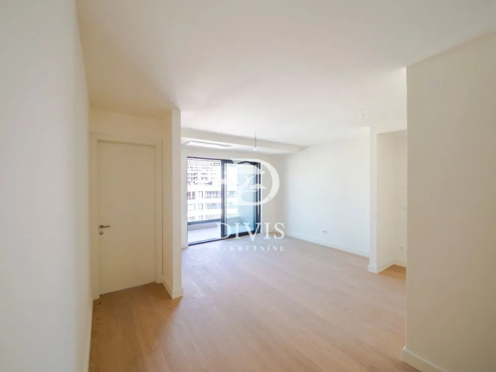 Prodaja, trosoban stan, 75m², Novi Beograd Sve Podlokacije, Beograd