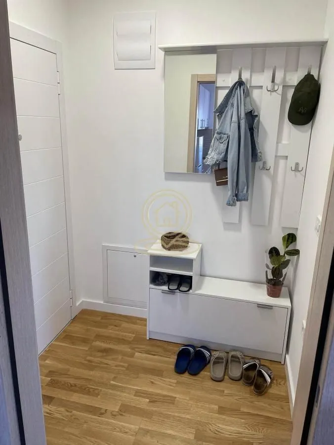 Izdavanje, dvosoban stan, 64m², Mala vaga, Kragujevac