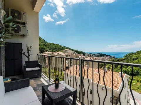 Sale, three bedroom apartment, 99m², Pržno, Budva
