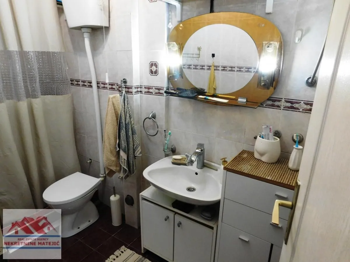 Prodaja, dvosoban stan, 65m², Centralna radionica, Kragujevac