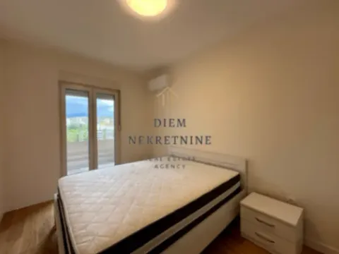 Izdavanje, dvosoban stan, 72m², Central Point, Podgorica - image 8