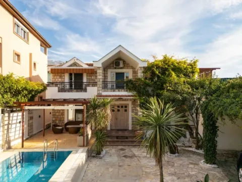 Prodaja, kuća, 234m², Tivat, Crna Gora