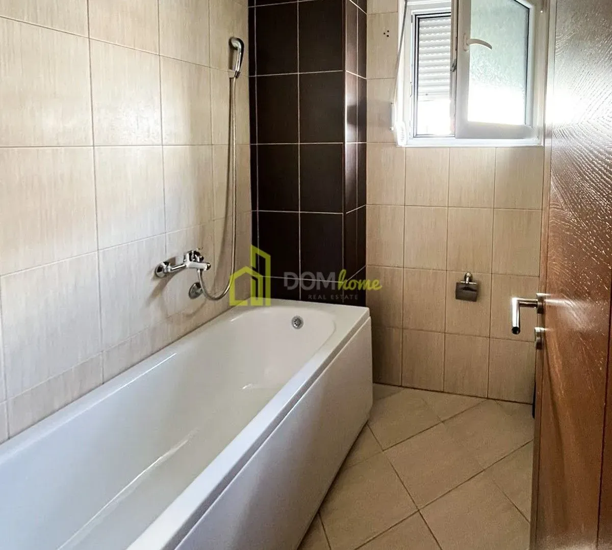 Rent, one bedroom apartment, 52m², Bar, Crna Gora