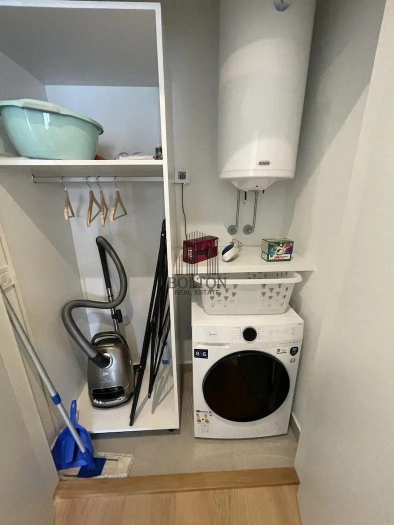 Izdavanje, dvosoban stan, 54m², Savski Venac, Beograd