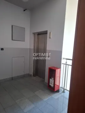 Izdavanje, četvorosoban stan, 100m², Tašmajdan, Palilula Sve Podlokacije - image 19