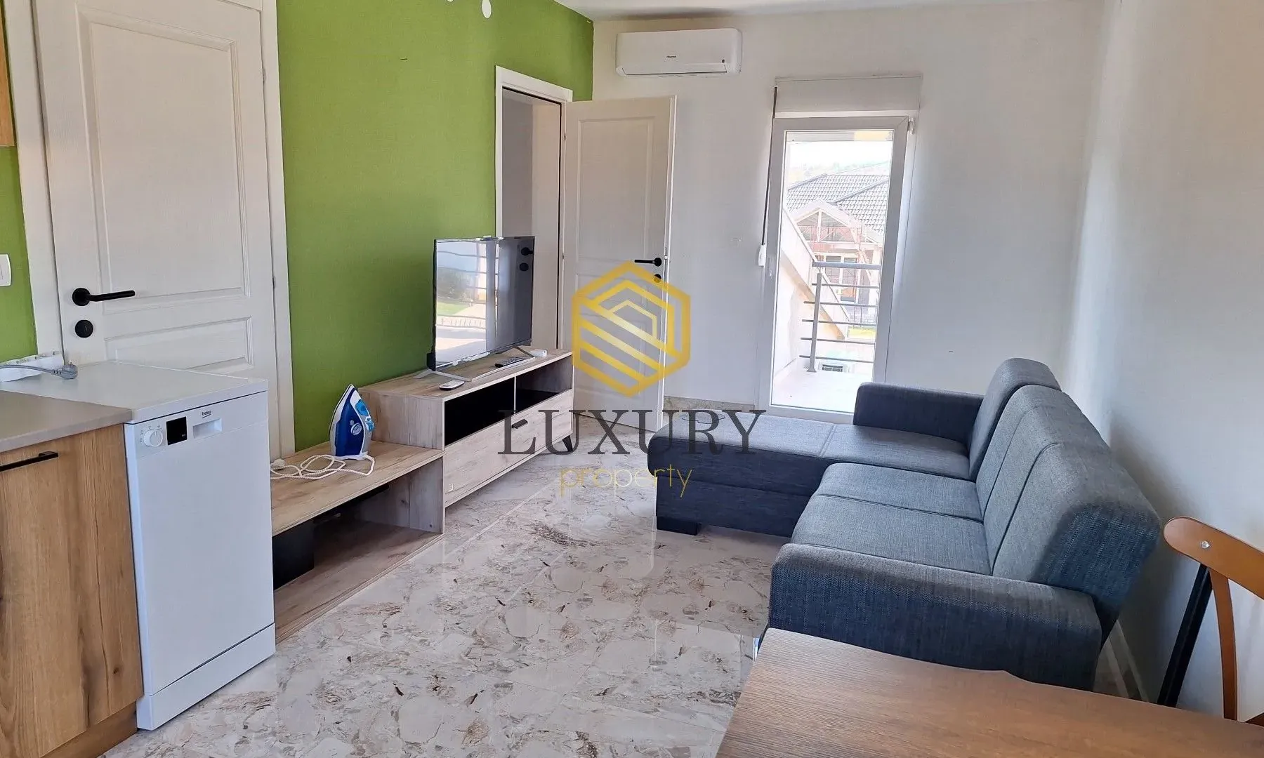 Izdavanje, kuća, 170m², Golubovci, Podgorica