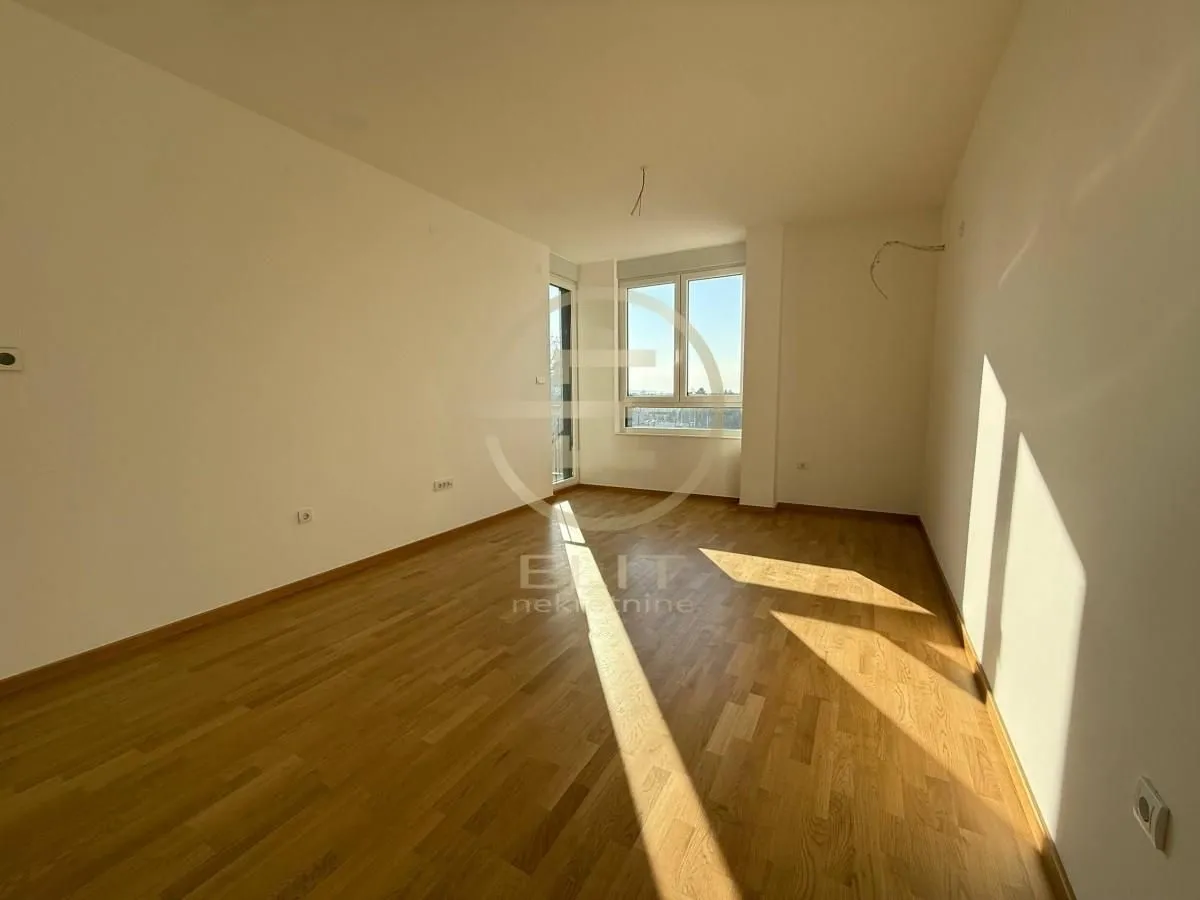 Prodaja, stan, 61m², Bulevar patrijarha Pavla, Novi Sad Sve Podlokacije