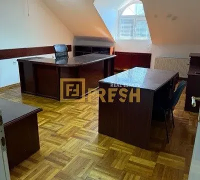 Izdavanje, poslovni prostor, 140m², Centar, Podgorica - image 3