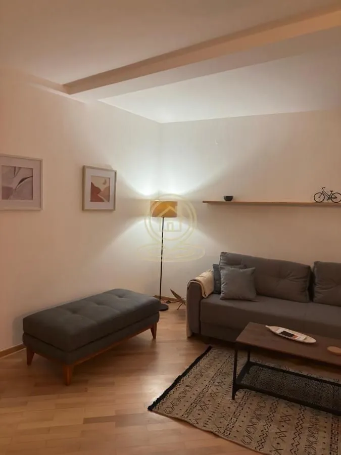 Izdavanje, dvosoban stan, 55m², Đeram Pijaca, Beograd