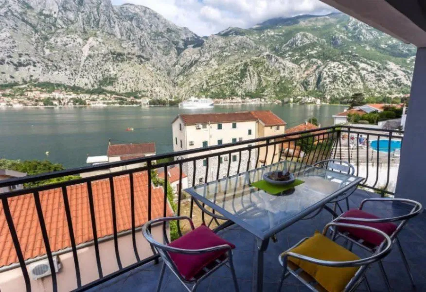 Prodaja, trosoban stan, 110m², Kotor, Crna Gora