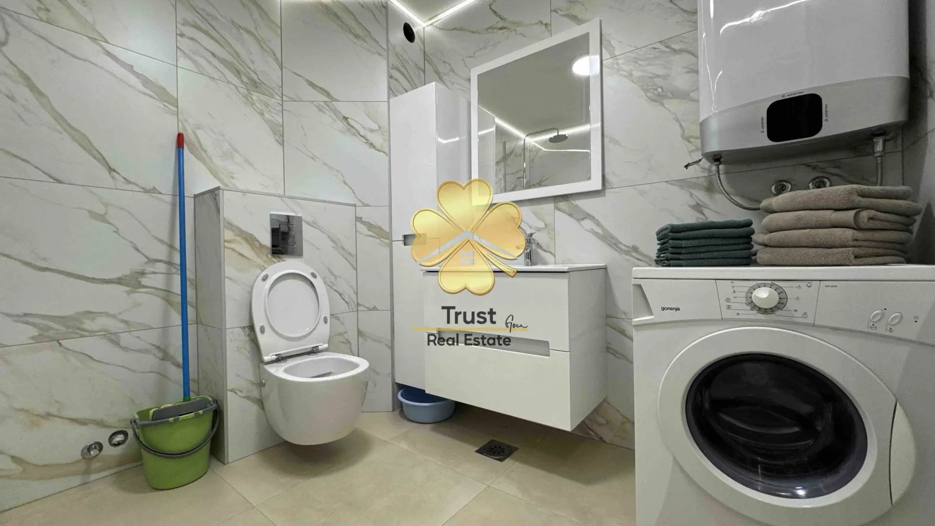 Izdavanje, trosoban stan, 90m², Obala Morače, Podgorica